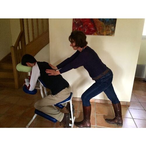 1 MASSAGE ASSIS HABILLÉ BIEN-ÊTRE - 30 MIN