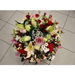 Coupe de fleurs rose rouge