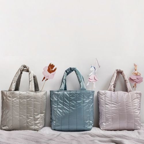 Tissu matelassé bleu métallisé