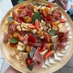A-Plateau  Dinatoire Fromage et Charcuterie