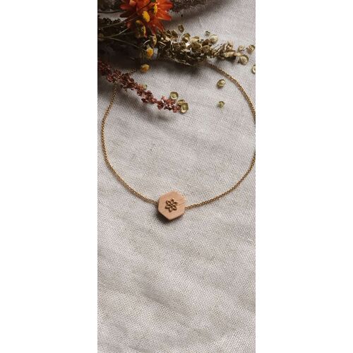 Collier epic&eacute;a hexagonale